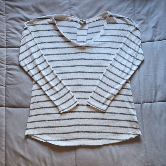 A New Day Soft Gray And White Striped Long Sleeve Top Oversized Small - Picture 1 of 3